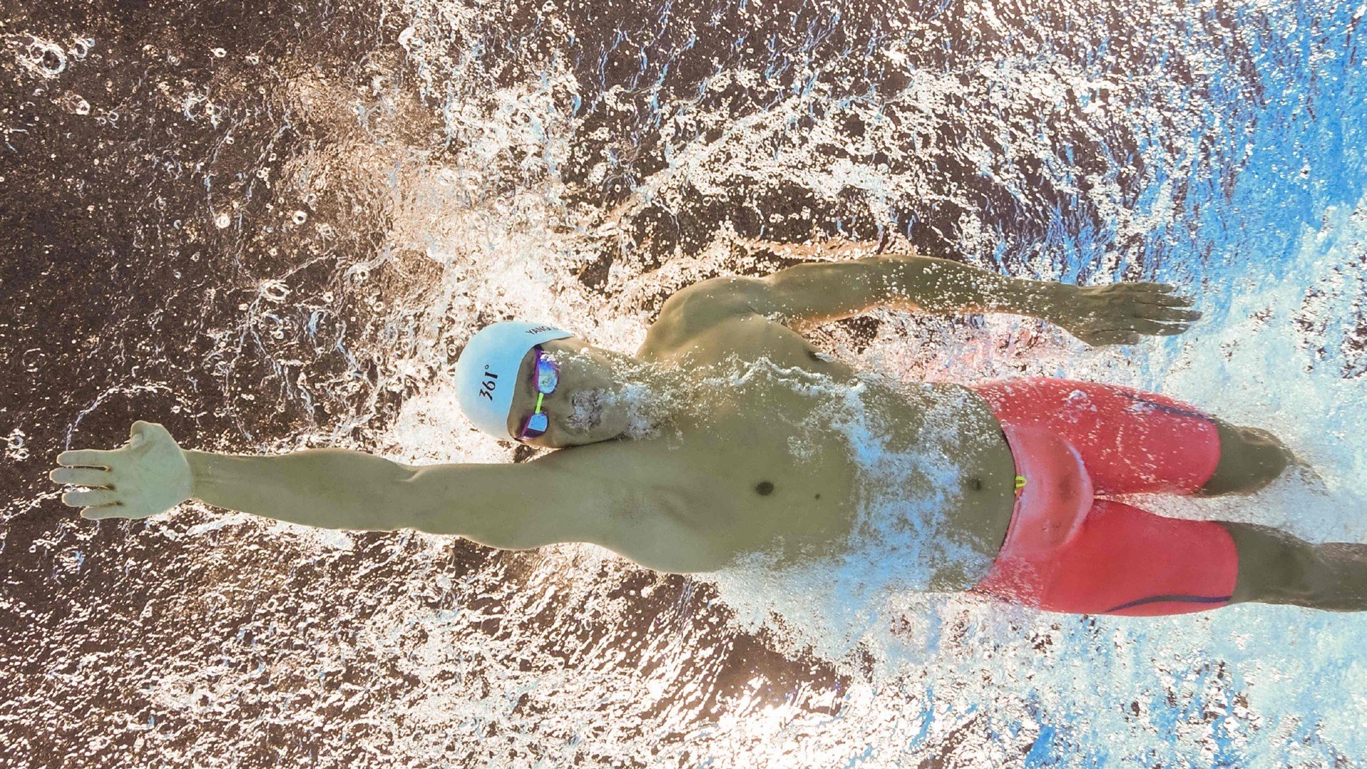 《英雄联盟》发布新英雄“雷霆”,操作手感佳引争议前所未有的体验震撼,玩家纷纷热议